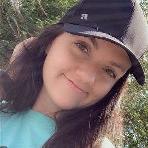 Meet your Posher, Leah